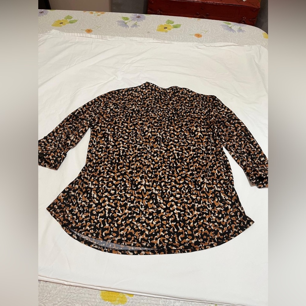 (26) Cocomo Petite Blouse with Black and Brown Pattern - Picture 11 of 15